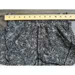 Lululemon  Track That Mid-Rise Lined Short 5" Offbeat Alpine White Black size 6 Photo 2