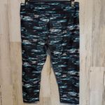 Fabletics * Women's XL Camo Print Capri Leggings Activewear Running Gym Yoga Photo 12
