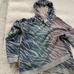 Seven7 Hooded Designer Sweatshirt Photo 2