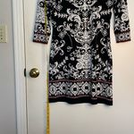 White House | Black Market  size small-black white large floral print Photo 9