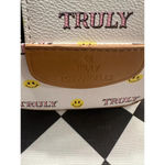 Truly Beauty Signature Smiley Vanity Case White Photo 4