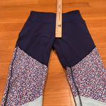 Old Navy  active women’s legging size medium. Photo 3