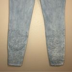 Soft Surroundings  light wash high waist embroidered skinny jeans women’s size 6 Photo 6
