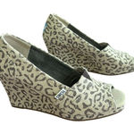 Toms  Women's‎ Leopard Print Peep Toe Wedge Sandals Size 6.5 Beige Photo 0