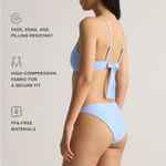 Quince NWT Women's Clear Blue Sky Scoop Neck Bikini Top Sz S - Sold out online Photo 3