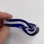 Women’s Squiggle Art Glass Cuff Bracelet Blue White EUC OS Avant Garde Boho Photo 3