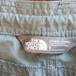 The North Face  Horizon Shorts  Style CFT7 Women’s Size 8 Green Gray Photo 2