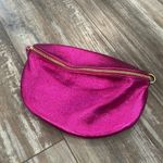 Pink metallic leather waist bag with removable strap Photo 7