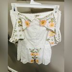 Gimmicks by BKE Gimmicks Embroidered‎ Floral Off The Shoulder Top.  Size Small Photo 7