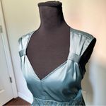 Attention  Sleeveless Satin Top L Photo 2