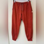 Vuori Women's  Jogger in Rust size XS Photo 1