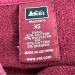 REI, full, zip‎ hoodie, women’s size XS, zip up pockets, lightweight Red Photo 4