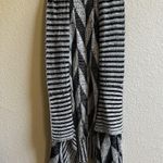 Romeo + Juliet Couture Romeo and Juliet Couture Cable Knit Open Front Sleeveless Poncho Vest Size L Photo 3