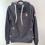 Wanakome  Black Hoodie with Patterned Interior Photo 2