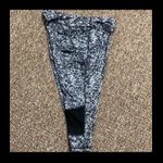 Avia capris length blk gray yoga pants - size medium Photo 3