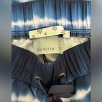 Athleta  Women Navy Blue Tie Dye Lightweight Stretchy Athletic Shorts Zip Pockets Photo 2