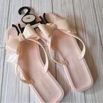 BCBGeneration Glossy Bow Flat Sandals Sz 7 NWT Photo 2