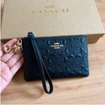 Coach  CF358 Boxed Corner Zip Wristlet In Signature Leather Debossed Photo 3