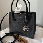 Michael Kors Crossbody Bag Photo 0