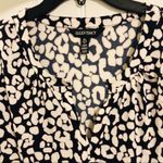 Ellen Tracy  Blouse Bali Animal Print V-Neck Top Size L New w/Tag $69.50 Photo 7
