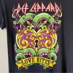 Def Leppard  Black Graphic Fitted Band Tee Sz XL Photo 1