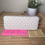 Michael Kors Set Photo 18