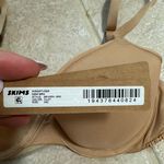 SKIMS NWT  Weightless Demi Bra Photo 4