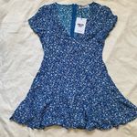 Princess Polly Princess‎ Polly The Sting Blue and White Floral V-Neck Mini Dress Size 4 Photo 0