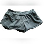 Lululemon Women's High Rise Hotty Hot Shorts black Size 8 Activewear Photo 2