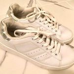 Boohoo White Sneakers with Silver Back Photo 0