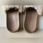 UGG Royale Slipper/Sandal Photo 10