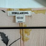 Billabong Desert Sunrise Floral Button Tie
Front Top Size Medium Photo 2