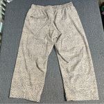 Lululemon Cropped/Capri Length Joggers Photo 5