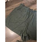 Universal Threads Green Shorts Woman’s Size Medium Photo 2