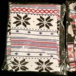 Boutique Winter Fair Isle Red Blue White Snowflake Leggings Photo 3
