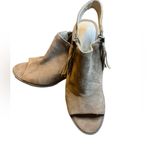 Adam Tucker  Women's Sling Back 2.75" Heels. Size 7 Like New Condition Photo 1