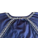 Lucky Brand ⭐️ navy and white embroidered bohemian blouse top size small Photo 3