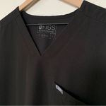 FIGS Technical Collection Women’s Black Scrub Top Large Photo 1