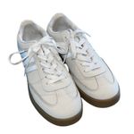 Womens Round Toe Low Top Classic Lace Photo 1