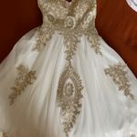 Ball Gown White Size 2 Photo 3
