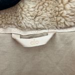 Alo Yoga  Clothing Photo 1