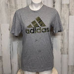Adidas Gray Camouflage Logo Short Sleeve T-Shirt – Size Small Photo 0