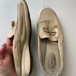 Liz Claiborne Lizsport‎ women’s tan leather boat slip on mules loafers shoes size 7 Photo 3