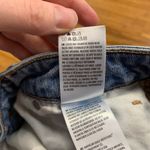 American Eagle  Mom Jeans Womens Size‎ 4 Short Ripped Distressed Light Wash Denim Photo 8