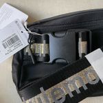 Lululemon  Everywhere Belt Bag 1L *Wordmark - Black/Gold Photo 5