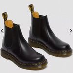 Dr. Martens  2976 Smooth Leather Chelsea Boots Womens 10 Mens 9 new without tags Photo 1