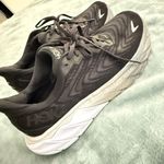 Hoka -  One One Arahi 6 Black White Women  Size 10B Photo 0