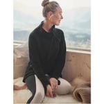 Athleta Chroma 7/8 Legging in Powervita Beige Black Criss Cross Waist M Photo 2