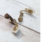 Vintage Clip On Earrings Photo 7