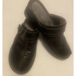 EastLand  Women's Mae Clogs Black Size 8M Split Toe Stitched Leather Uppers Lined Photo 2